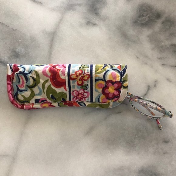 * SOLD * Vera Bradley - eyeglass case - Picture 4 of 8